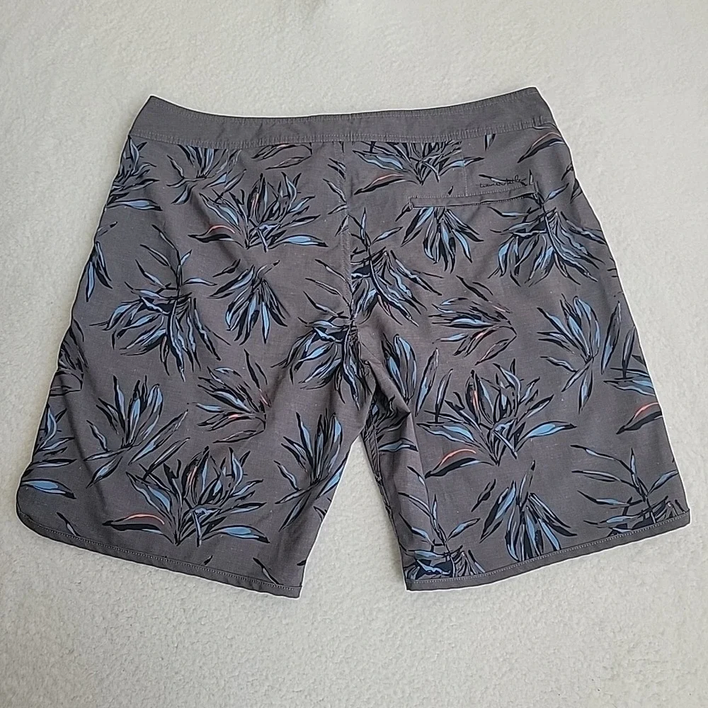 Travis Mathew Mens Swim Trunks Board Shorts 38 Floral All Over Print Grey‎